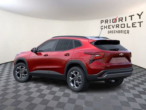 New 2026 Chevrolet Trax LT w/ LT Convenience Package FWD image 3