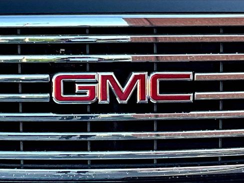 Used 2018 GMC Yukon XL SLT w/ Premium Edition image 12