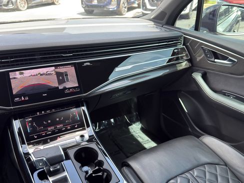 Certified 2024 Audi SQ7 Premium Plus w/ Carbon Package AWD/4WD image 29