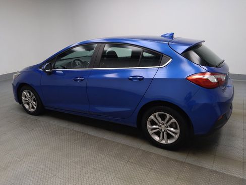 Used 2019 Chevrolet Cruze LT w/ Convenience Package FWD image 3