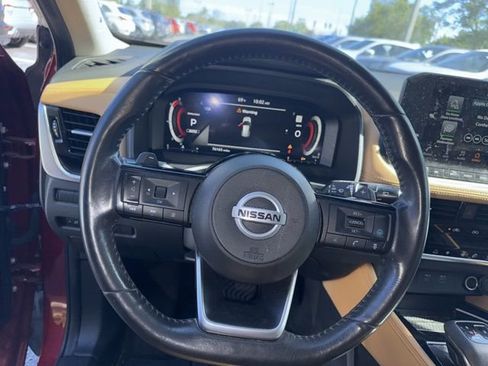 Used 2021 Nissan Rogue Platinum image 8