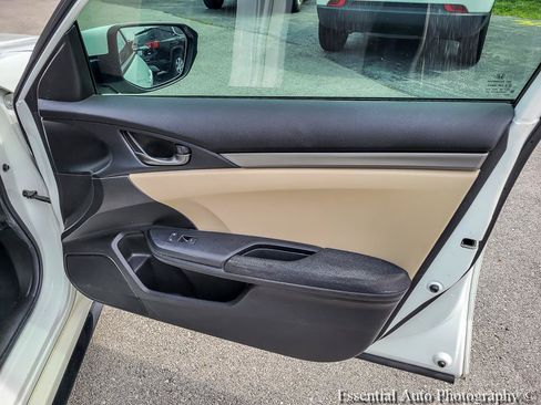 Used 2018 Honda Civic Sport image 28
