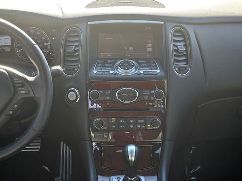 Used 2017 INFINITI QX50 2WD w/ Technology Package image 16