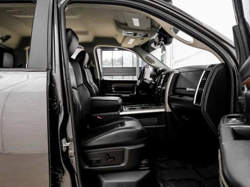 Used 2018 RAM 2500 Laramie w/ Convenience Group AWD/4WD image 42