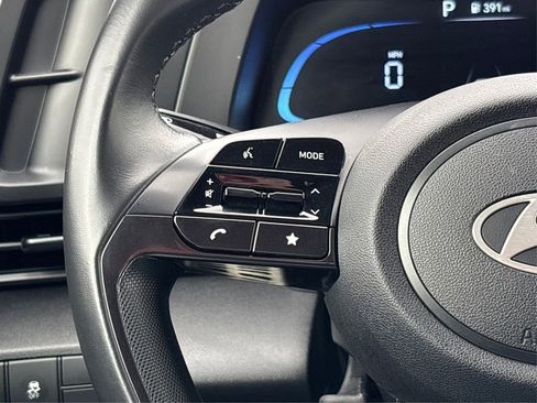 Certified 2025 Hyundai Elantra Sport image 28