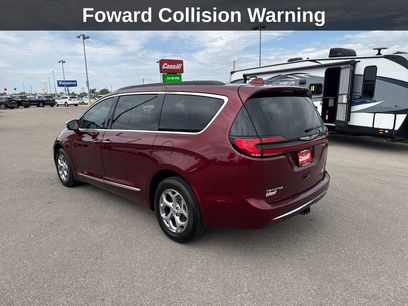 Used 2022 Chrysler Pacifica Limited