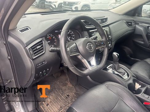 Used 2019 Nissan Rogue SL w/ Premium Package image 14