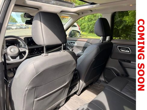 Used 2023 Nissan Rogue Platinum w/ Platinum Premium Package AWD/4WD image 12
