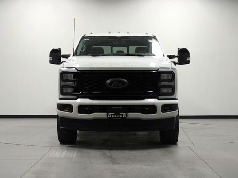 New 2026 Ford F250 Lariat w/ Black Appearance Package AWD/4WD image 9