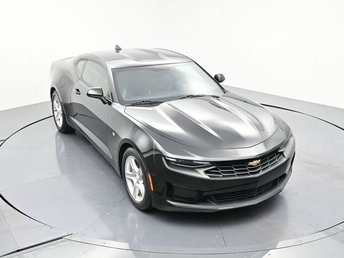 Used 2023 Chevrolet Camaro LT RWD image 18