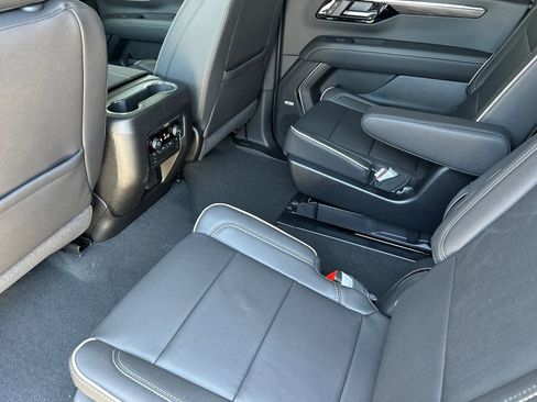 New 2025 Chevrolet Suburban Premier AWD/4WD image 13