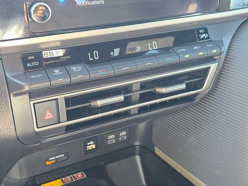 Used 2026 Toyota Camry SE FWD image 33