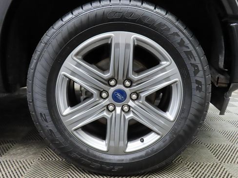 Used 2019 Ford F150 XLT w/ Equipment Group 302A Luxury image 8