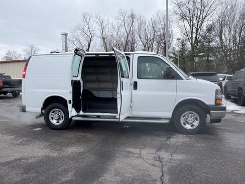 Used 2024 Chevrolet Express 2500 w/ Driver Convenience Package image 12
