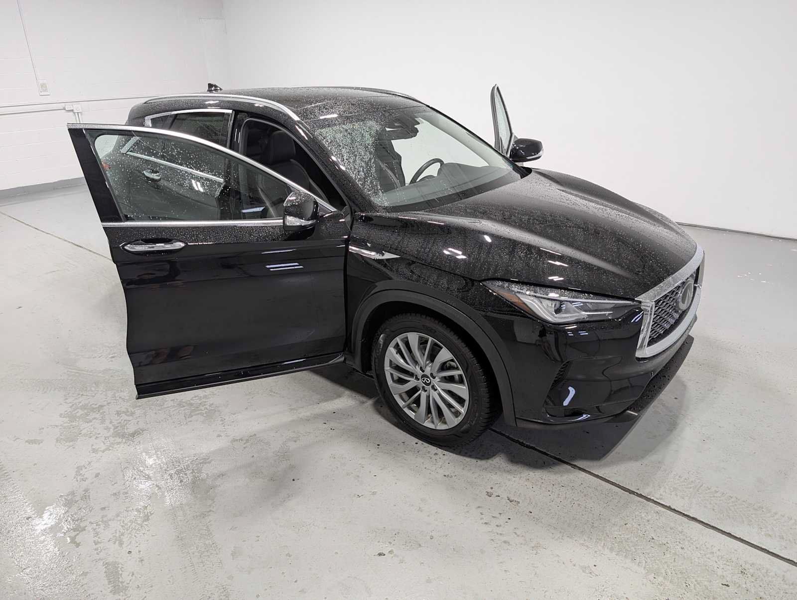 Used 2023 INFINITI QX50 Luxe AWD/4WD image 16