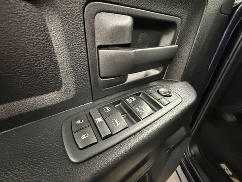 Used 2017 RAM 1500 Express AWD/4WD image 21