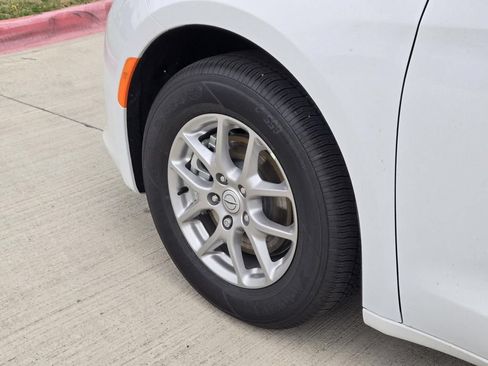 New 2026 Chrysler Voyager LX FWD image 6