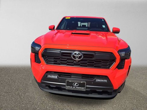Used 2024 Toyota Tacoma TRD Sport w/ TRD Sport Premium Package AWD/4WD image 8