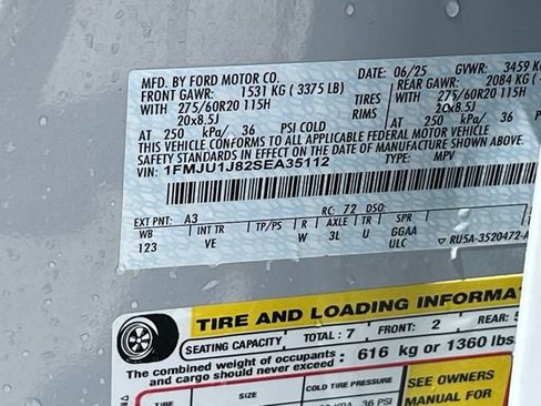 Used 2025 Ford Expedition Active AWD/4WD image 29