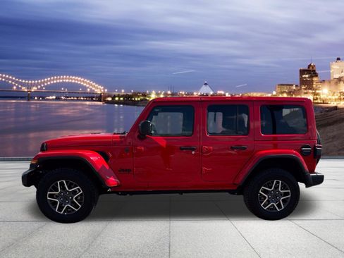 Used 2025 Jeep Wrangler Unlimited Sahara AWD/4WD image 2