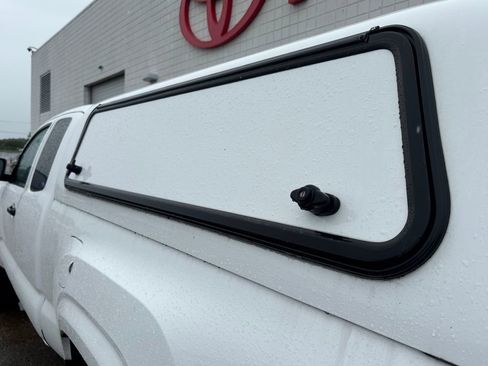 Used 2020 Toyota Tacoma SR RWD image 28