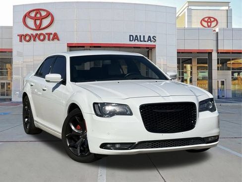 Used 2021 Chrysler 300 S RWD image 1