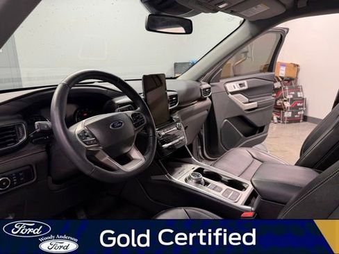 Certified 2023 Ford Explorer Limited w/ Limited Technology Package image 9