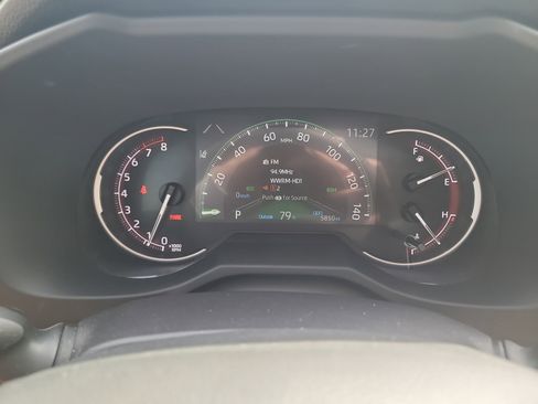 Used 2025 Toyota RAV4 XLE Premium image 32