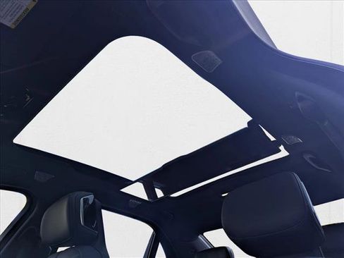 New 2026 BMW 750e xDrive w/ Premium Package image 15