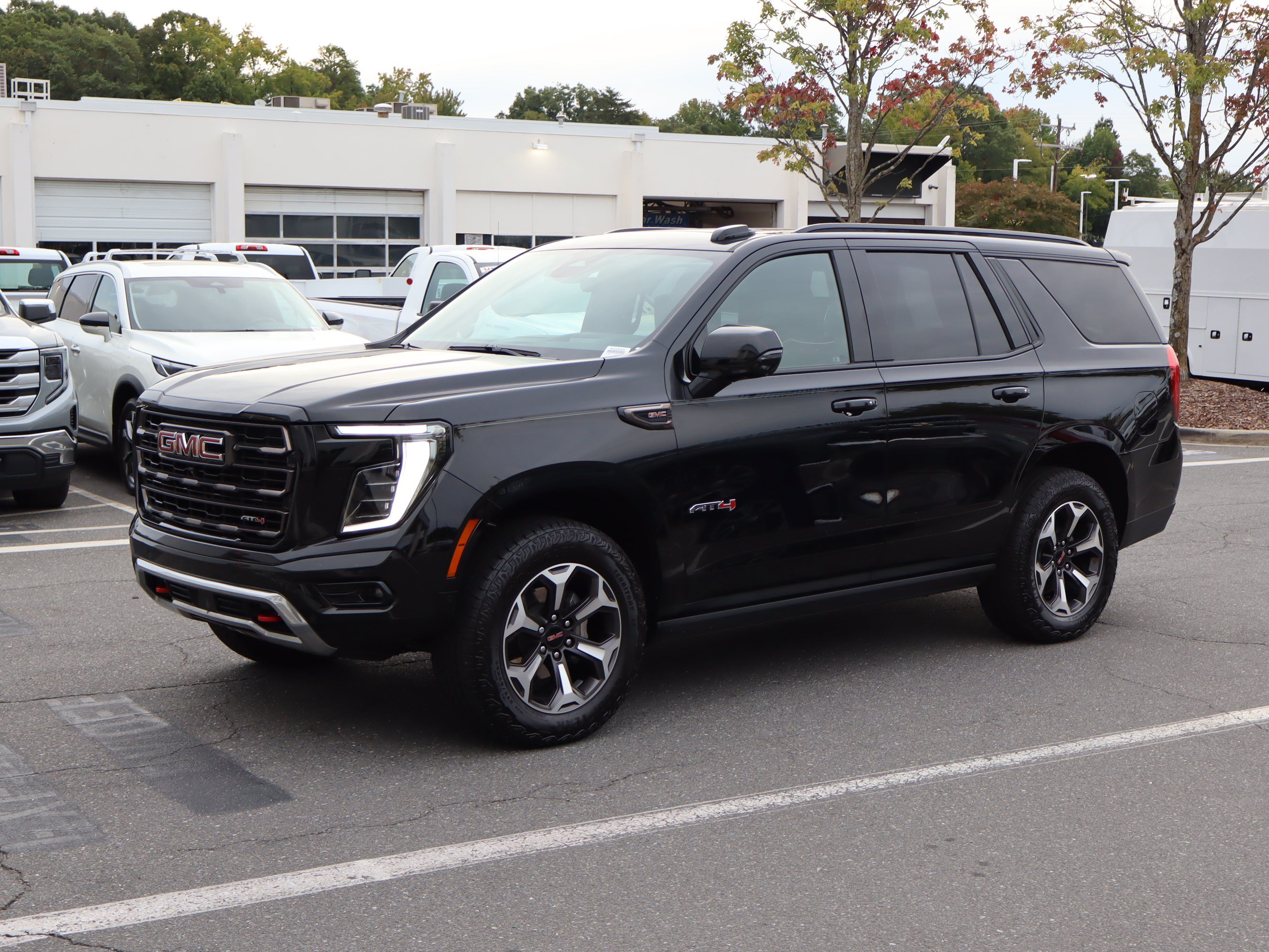 Used 2025 GMC Yukon AT4 Ultimate AWD/4WD image 5