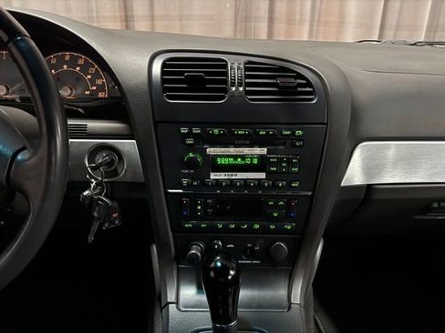 Used 2002 Ford Thunderbird image 21