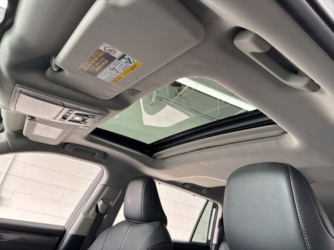 Used 2023 Toyota Highlander Limited image 15