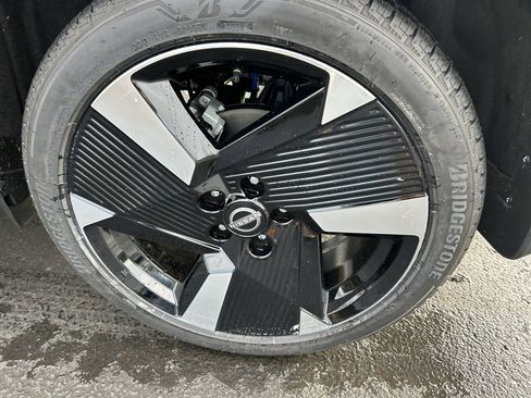 New 2025 Nissan Kicks SR w/ Illumination Package image 8