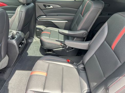 Used 2024 Chevrolet Traverse RS w/ LPO, Floor Liner Package FWD image 12
