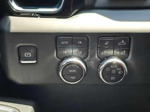Certified 2024 GMC Sierra 2500 Denali w/ Denali Reserve Package AWD/4WD image 19