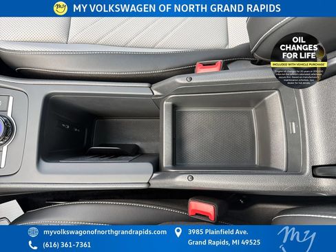 Used 2025 Volkswagen Tiguan SE R-Line AWD/4WD image 31