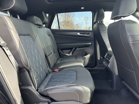 New 2026 Volkswagen Atlas Cross Sport SEL Premium R-Line image 27