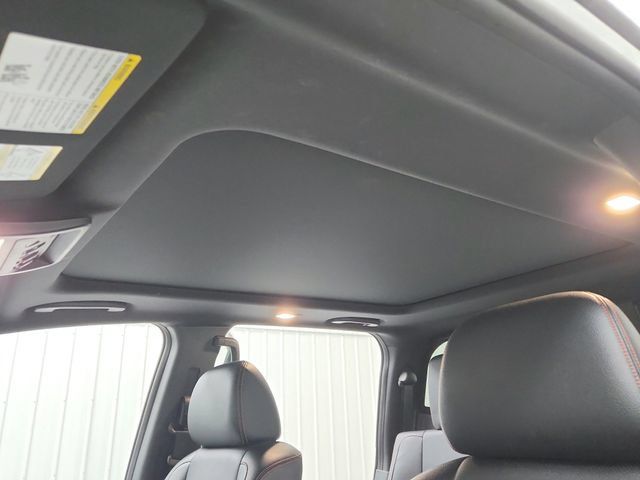 Used 2024 Nissan Titan PRO-4X w/ Pro-4x Convenience Package AWD/4WD image 22