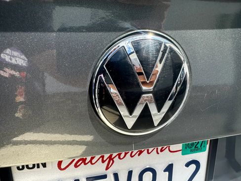 Used 2024 Volkswagen Jetta SE FWD image 18