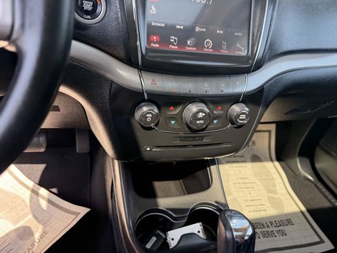 Used 2020 Dodge Journey Crossroad FWD image 19