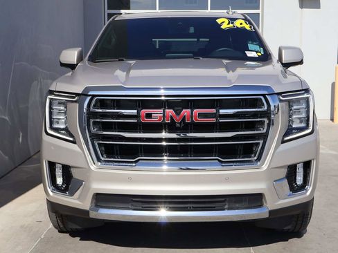 Used 2024 GMC Yukon SLT w/ SLT Luxury Package AWD/4WD image 5