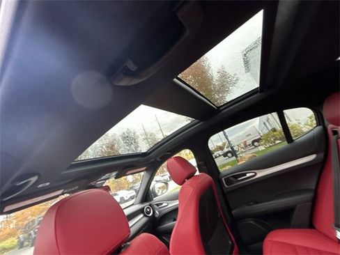 New 2025 Alfa Romeo Stelvio Sprint image 14