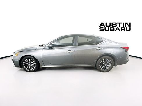Used 2024 Nissan Altima 2.5 SV w/ SV Premium Package FWD image 4