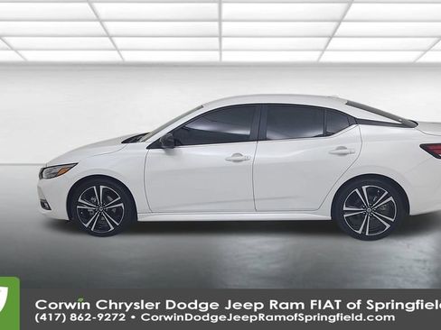 Used 2023 Nissan Sentra SR w/ Electronics Package image 9