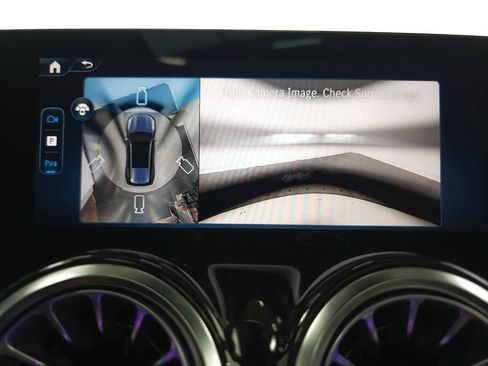 Certified 2026 Mercedes-Benz GLB 250 4MATIC image 18