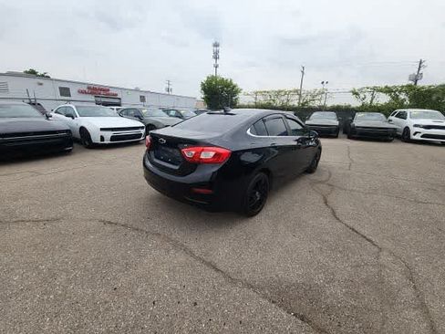 Used 2017 Chevrolet Cruze LT w/ Convenience Package FWD image 16
