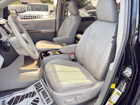 Used 2012 Toyota Sienna XLE w/ XLE Navigation Pkg AWD/4WD image 14