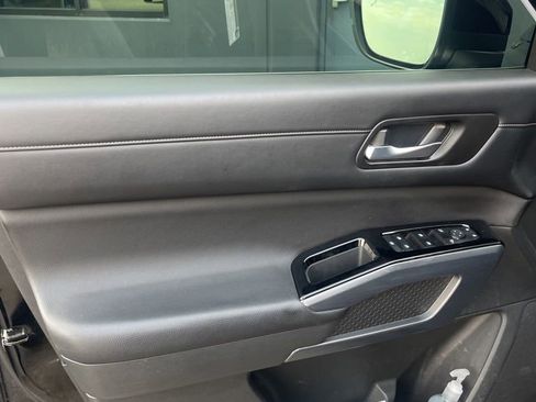 Used 2023 Nissan Pathfinder SL w/ SL Premium Package image 4