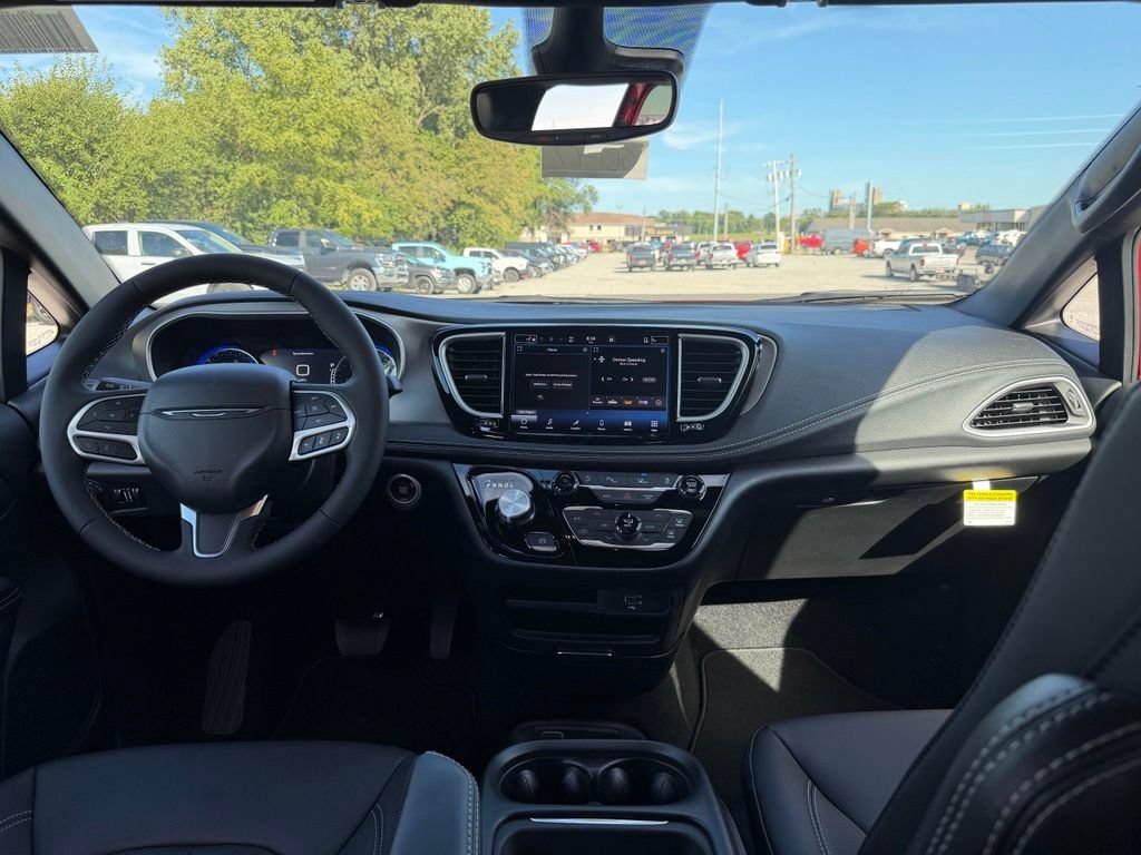 New 2027 Chrysler Pacifica Select FWD image 15