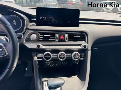 Used 2022 Genesis G70 2.0T AWD/4WD image 20